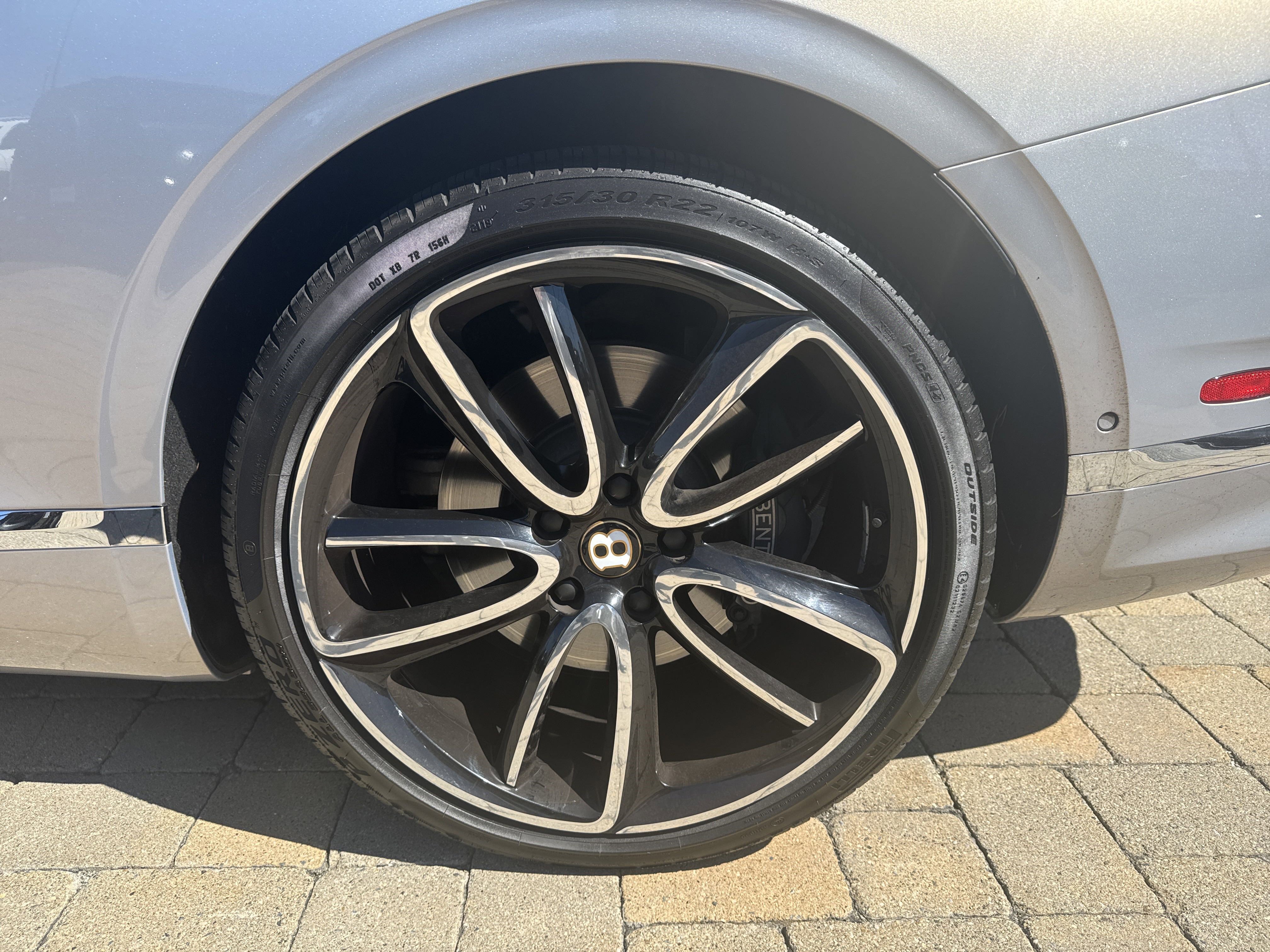 Used 2020 Bentley Continental GT image 29