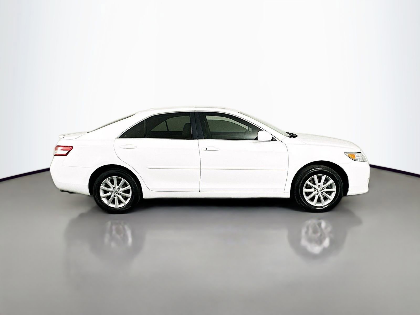 Used 2010 Toyota Camry XLE FWD image 8