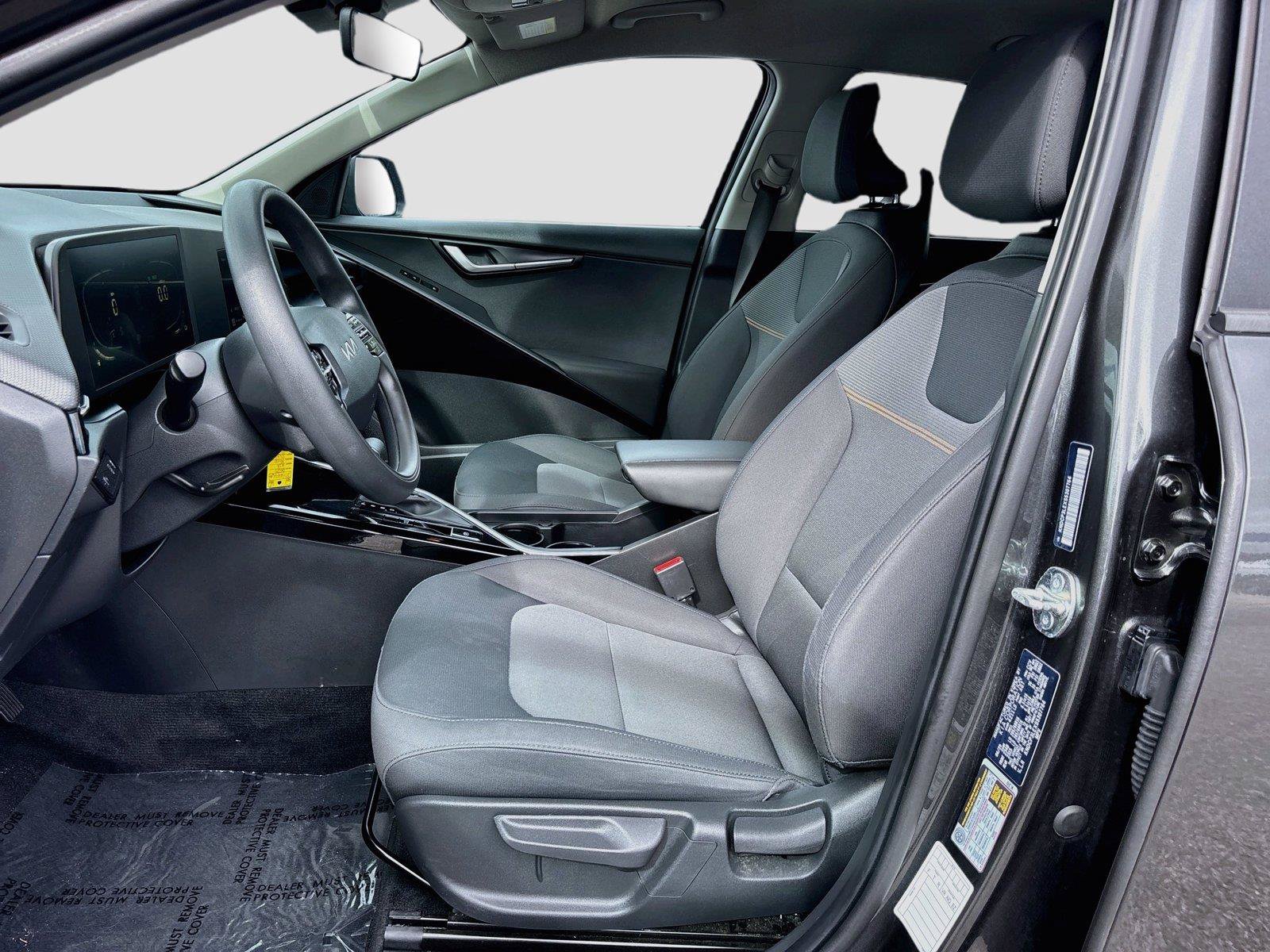 Used 2025 Kia Niro LX FWD image 22