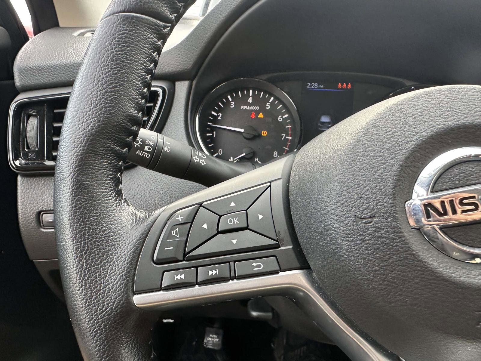 Used 2022 Nissan Rogue Sport SV image 29