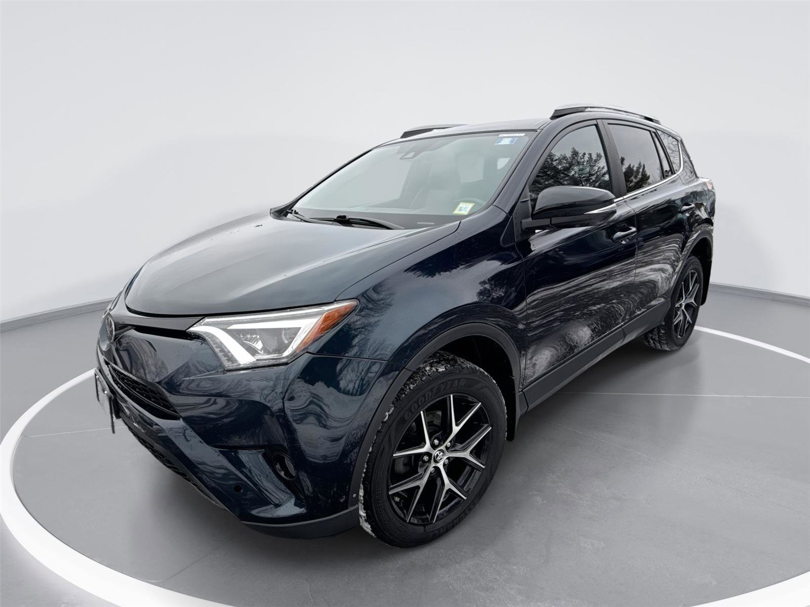 Used 2018 Toyota RAV4 SE w/ Advanced Technology Package