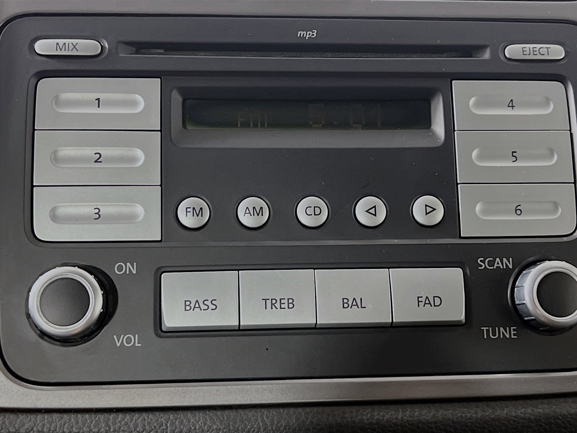 Used 2010 Volkswagen Tiguan S image 26