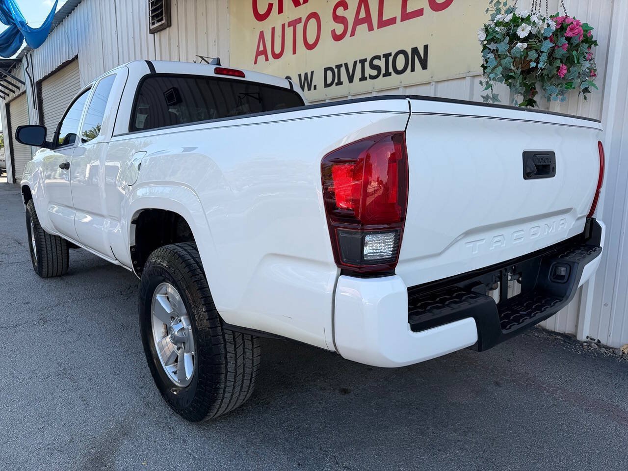 Used 2020 Toyota Tacoma SR RWD image 10