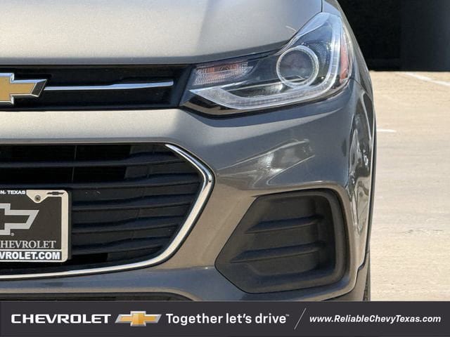 Used 2022 Chevrolet Trax LT w/ LT Convenience Package FWD image 4