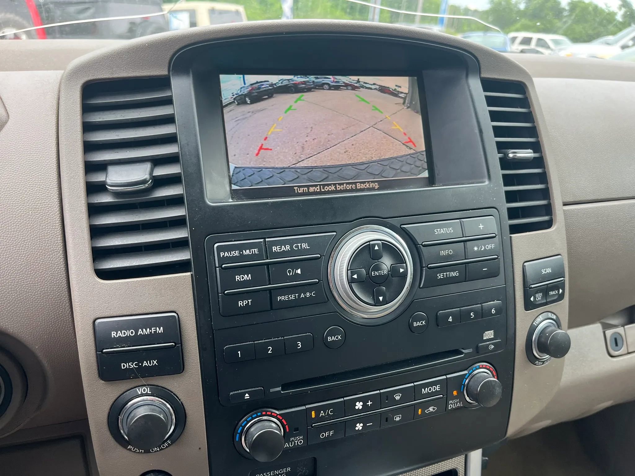 Used 2012 Nissan Pathfinder SV AWD/4WD image 7