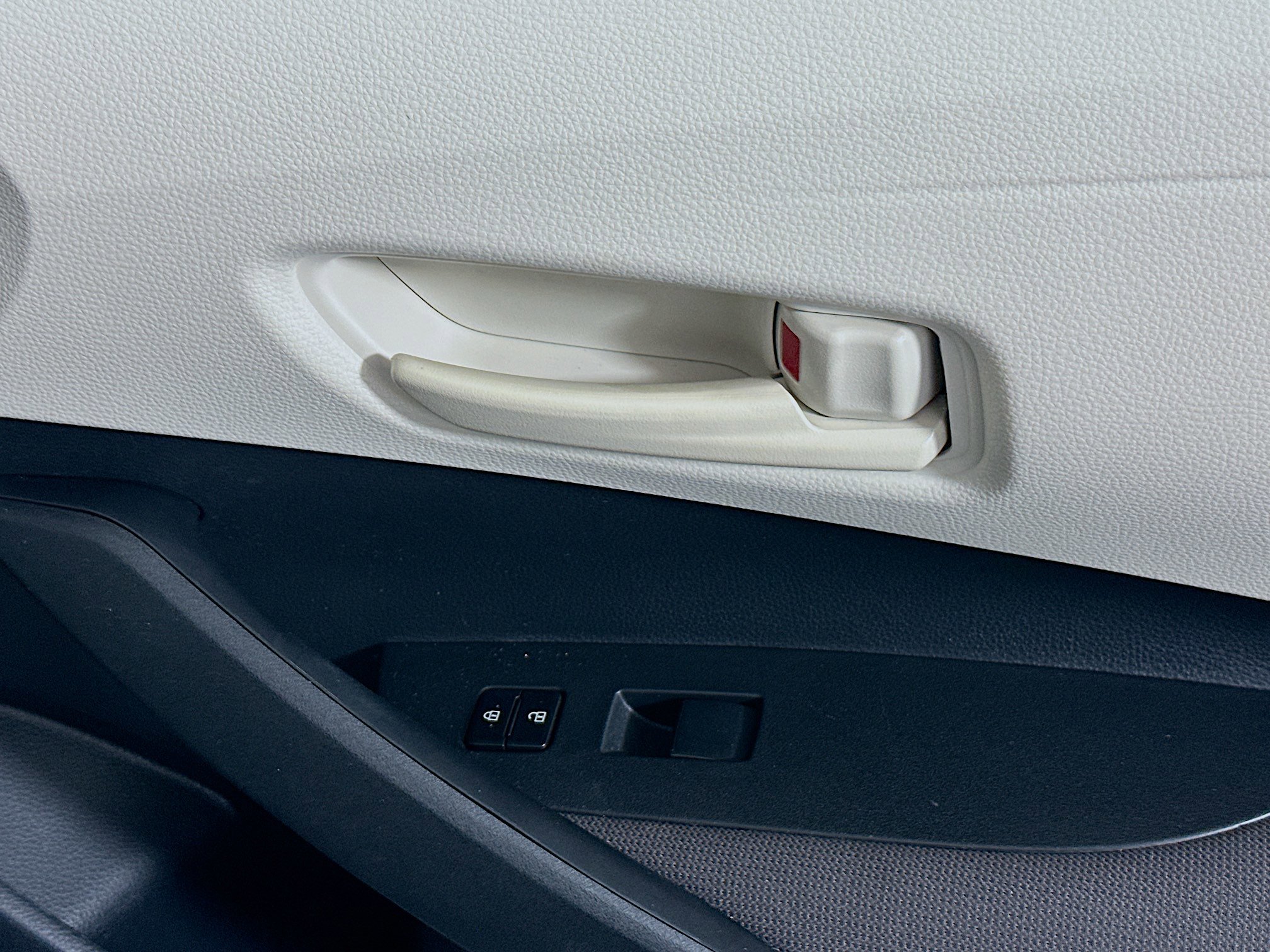 Certified 2023 Toyota Corolla LE image 28