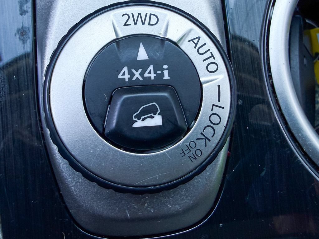 Used 2020 Nissan Pathfinder S AWD/4WD image 10
