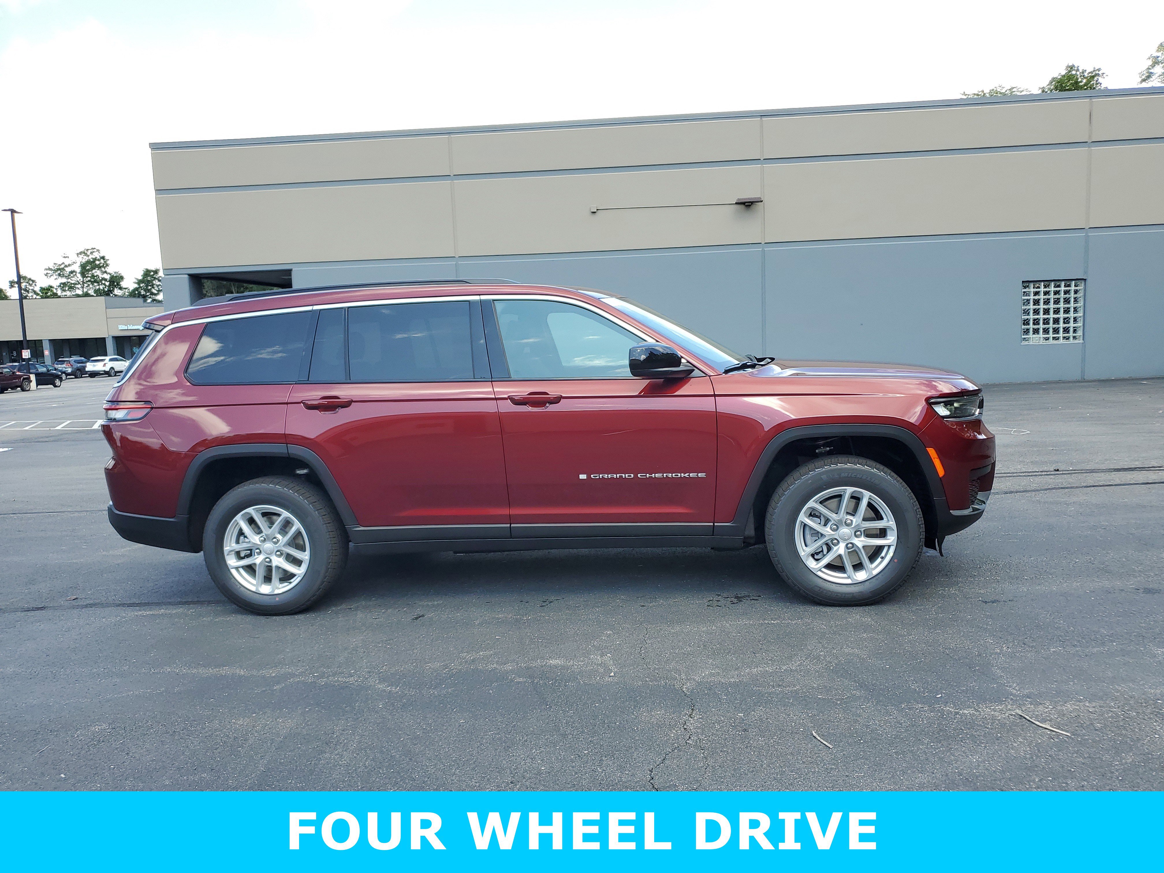 New 2025 Jeep Grand Cherokee L Laredo w/ Luxury Tech Group I image 3