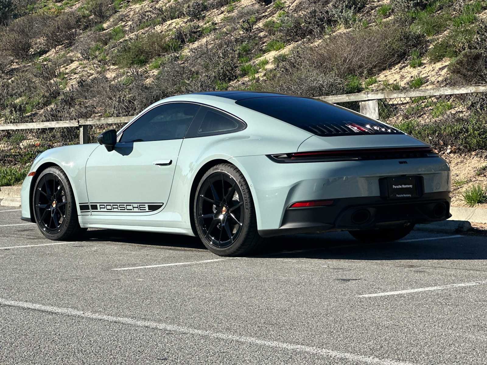 Certified 2025 Porsche 911 Carrera RWD image 3
