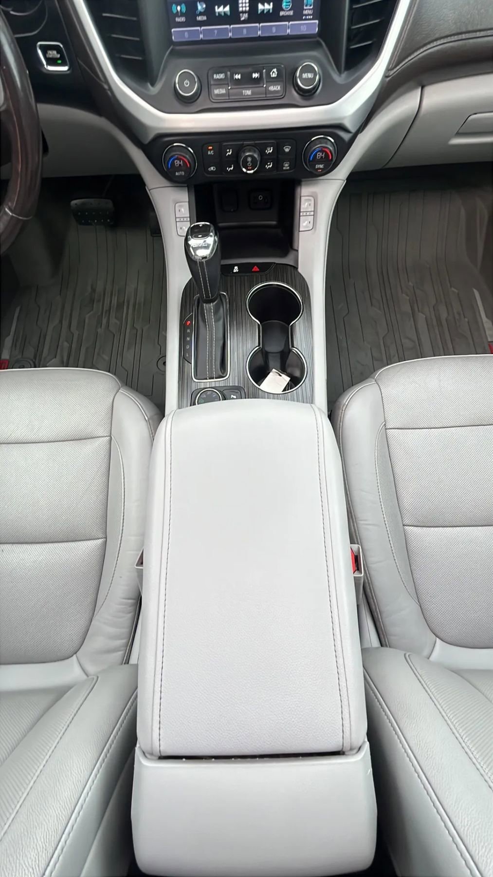 Used 2019 GMC Acadia SLT image 17