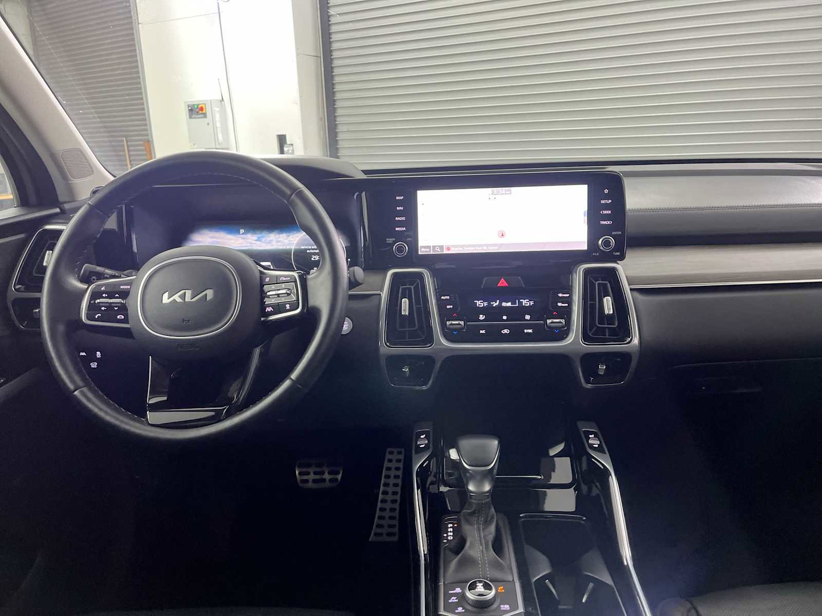 Used 2023 Kia Sorento SX Prestige image 10