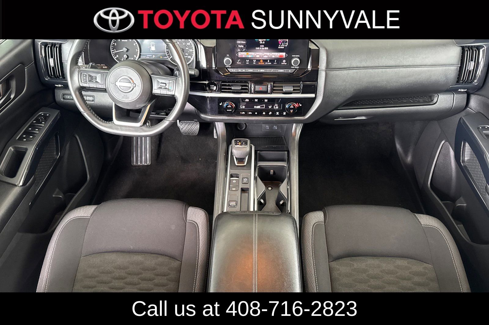 Used 2025 Nissan Pathfinder SV FWD image 4