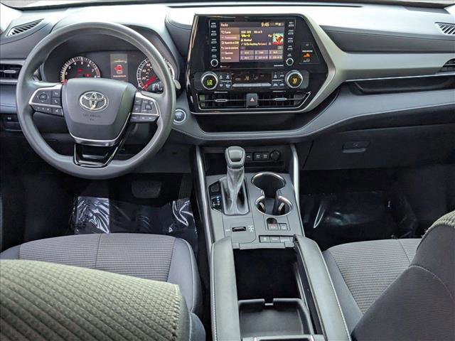 Used 2020 Toyota Highlander L image 17
