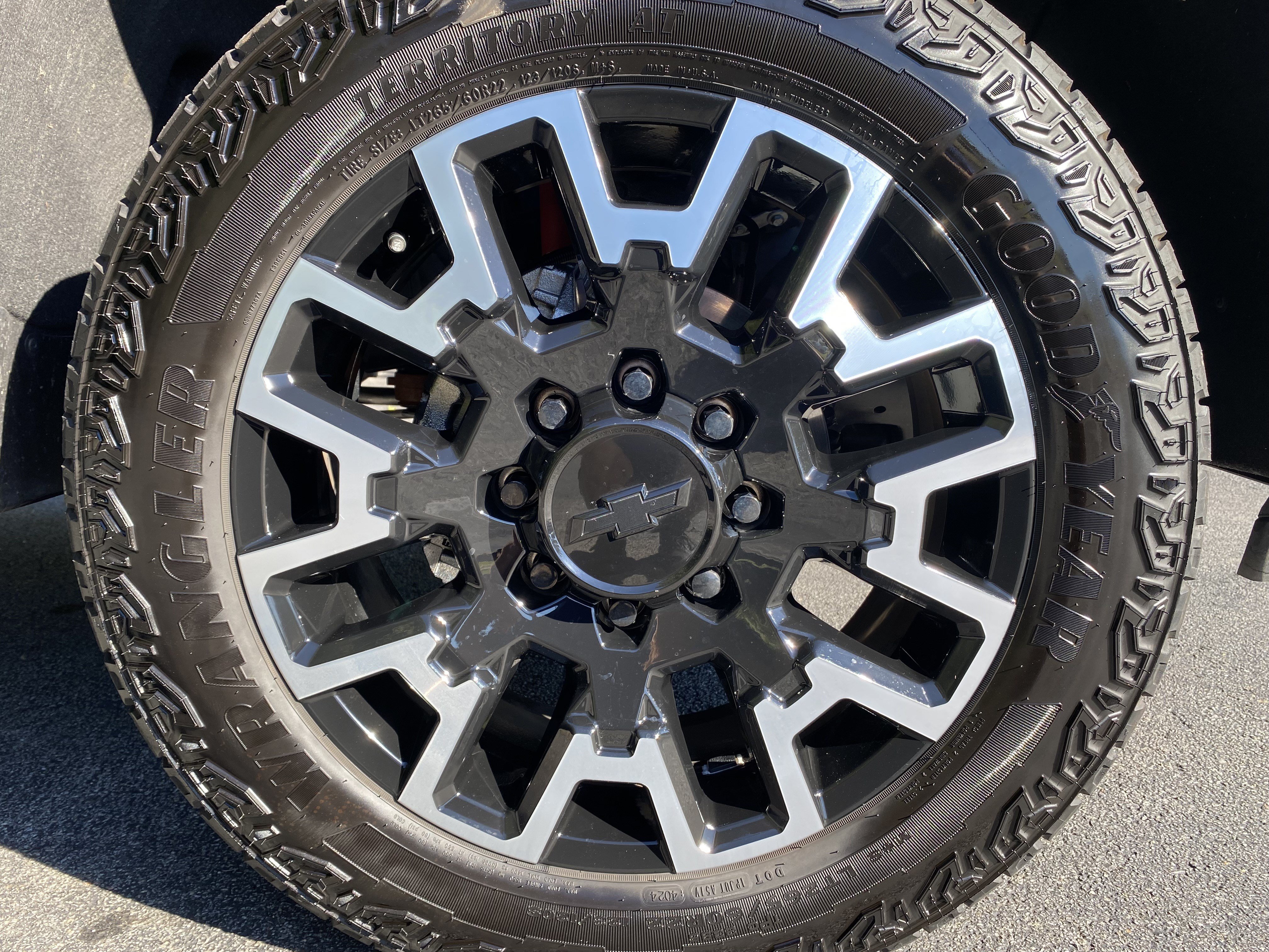 Used 2025 Chevrolet Silverado 2500 LT w/ Safety Package AWD/4WD image 13