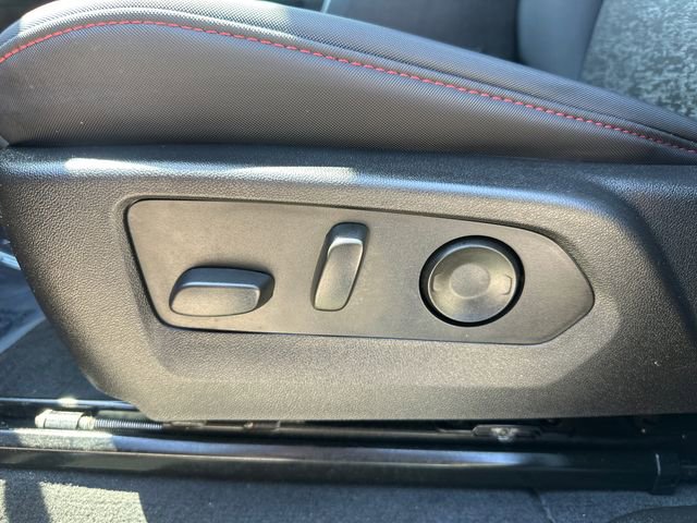 Used 2024 Chevrolet Colorado Z71 w/ Z71 Convenience Package 2 AWD/4WD image 34