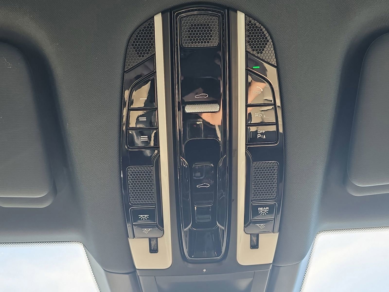 Used 2019 Porsche Cayenne image 22