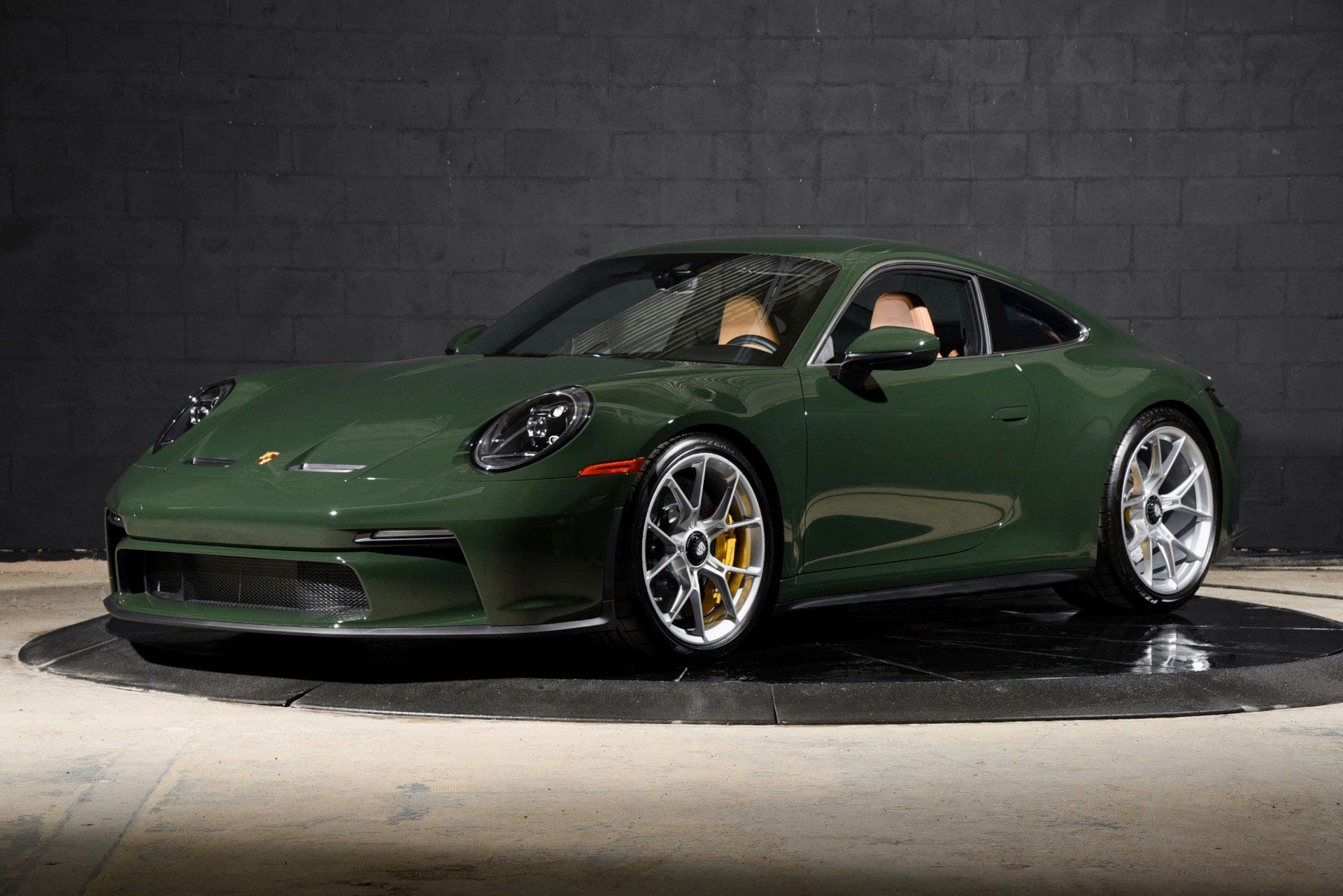 Used 2022 Porsche 911 GT3 RWD image 2