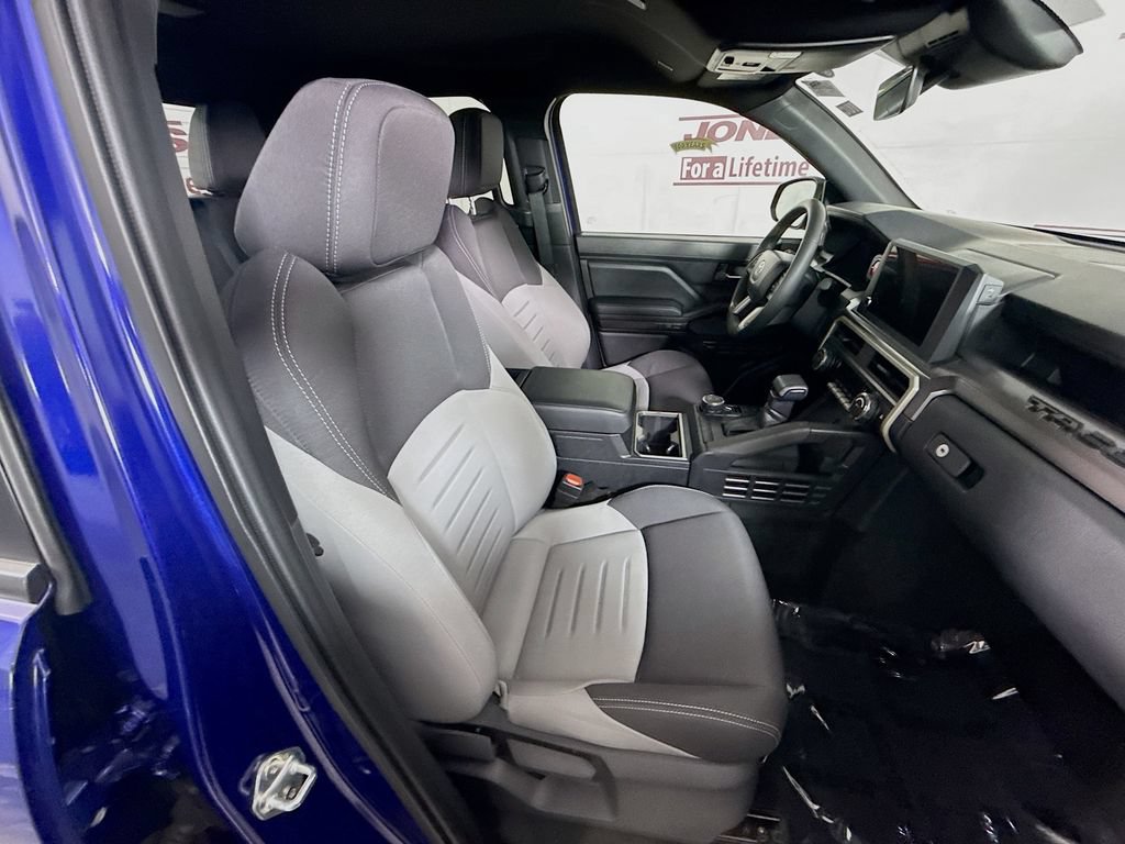 Certified 2025 Toyota Tacoma TRD Sport AWD/4WD image 32