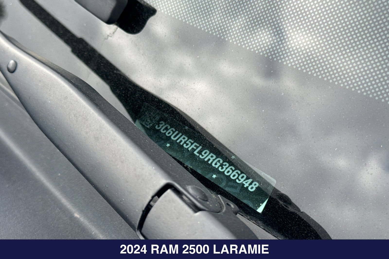 Used 2024 RAM 2500 Laramie AWD/4WD image 2