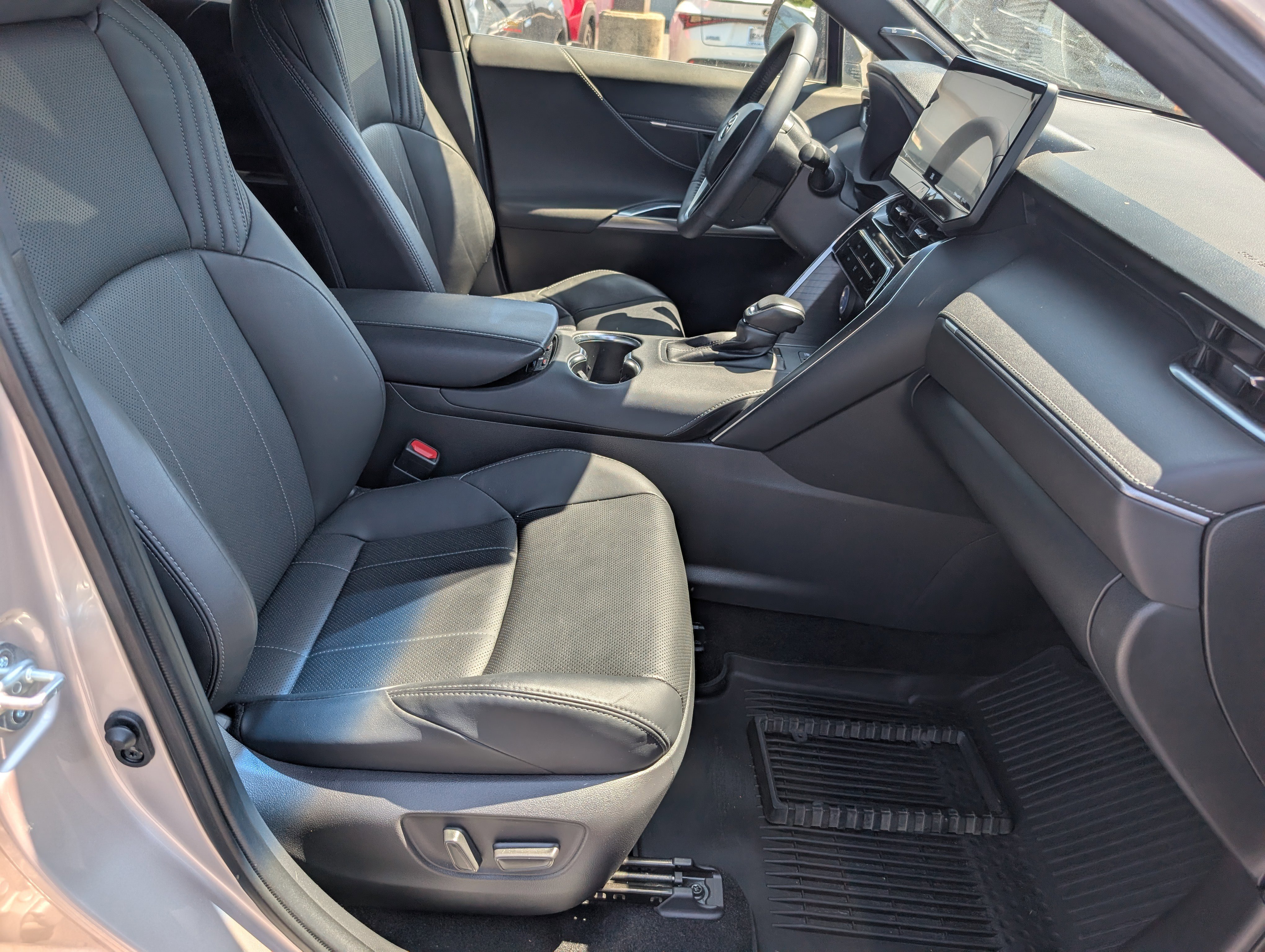 Used 2021 Toyota Venza Limited w/ Advanced Technology Package AWD/4WD image 11