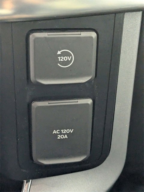 Used 2023 Ford F150 Lariat w/ Trailer Tow Package image 23