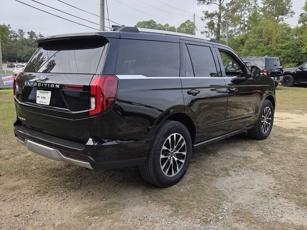 Used 2025 Ford Expedition Platinum AWD/4WD image 13