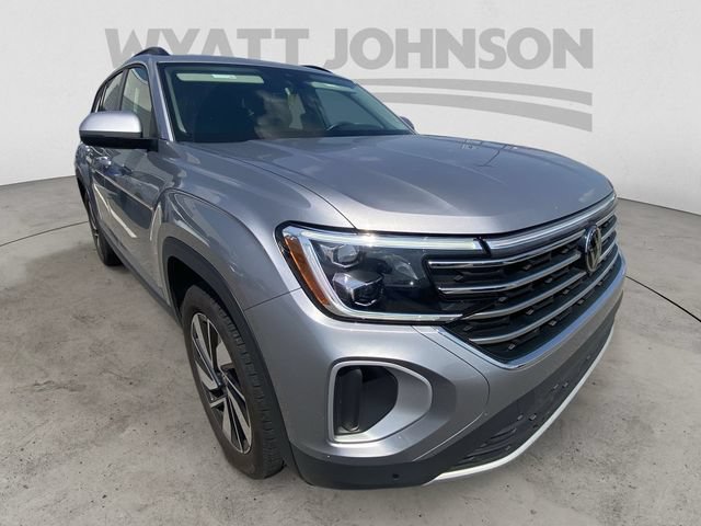 Used 2025 Volkswagen Atlas SE FWD image 13