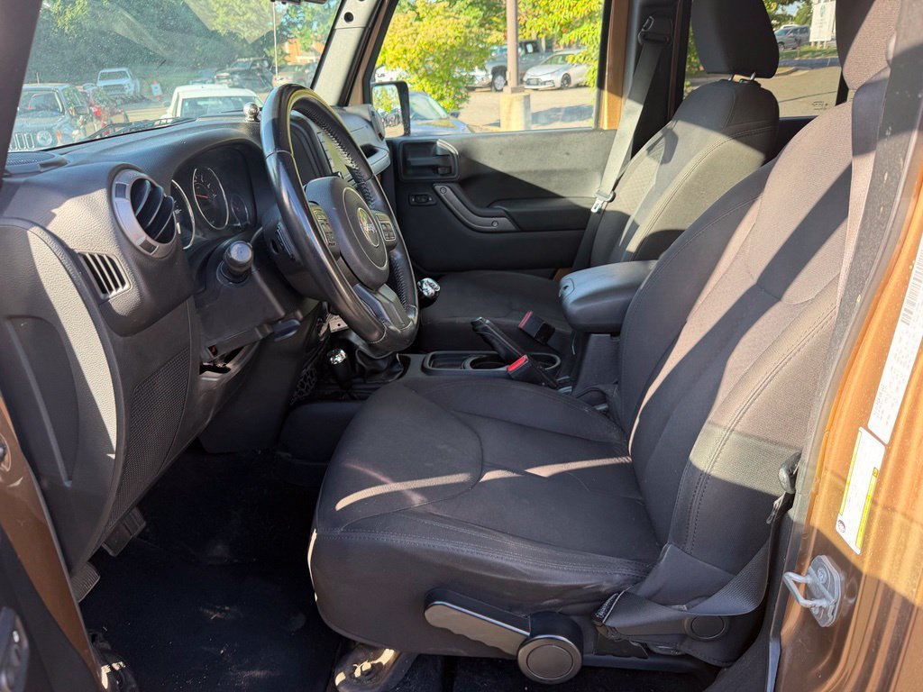 Used 2015 Jeep Wrangler Unlimited Sport w/ Quick Order Package 23S AWD/4WD image 9