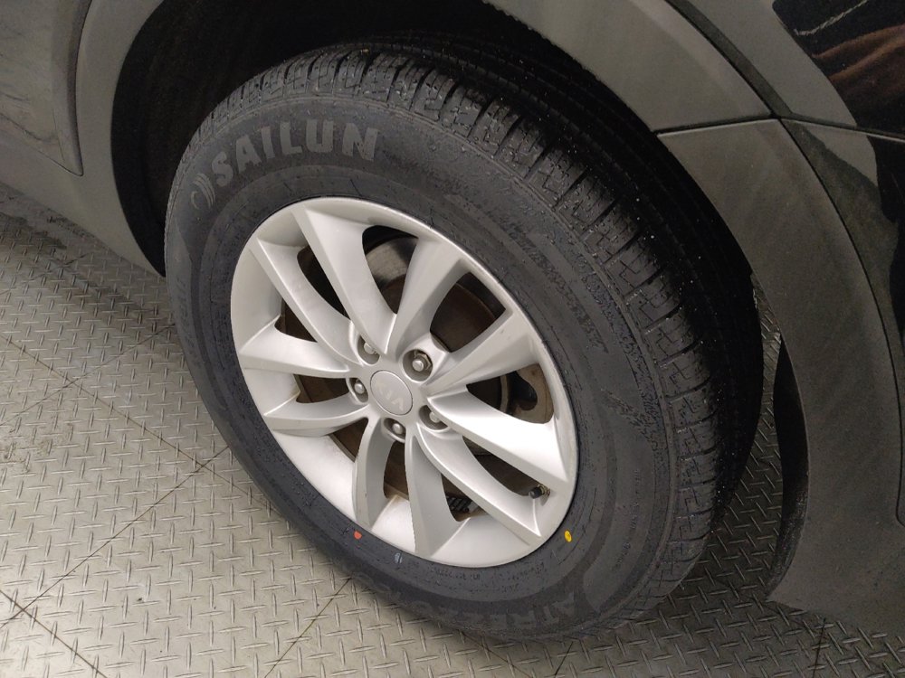 Used 2018 Kia Sorento LX image 31