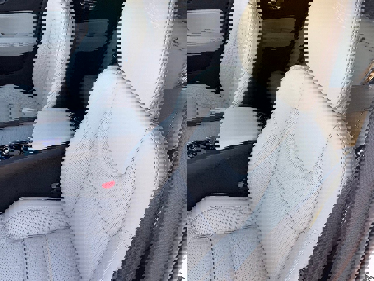 New 2026 Volvo V60 B5 Cross Country Ultra w/ Protection Package Premier image 19