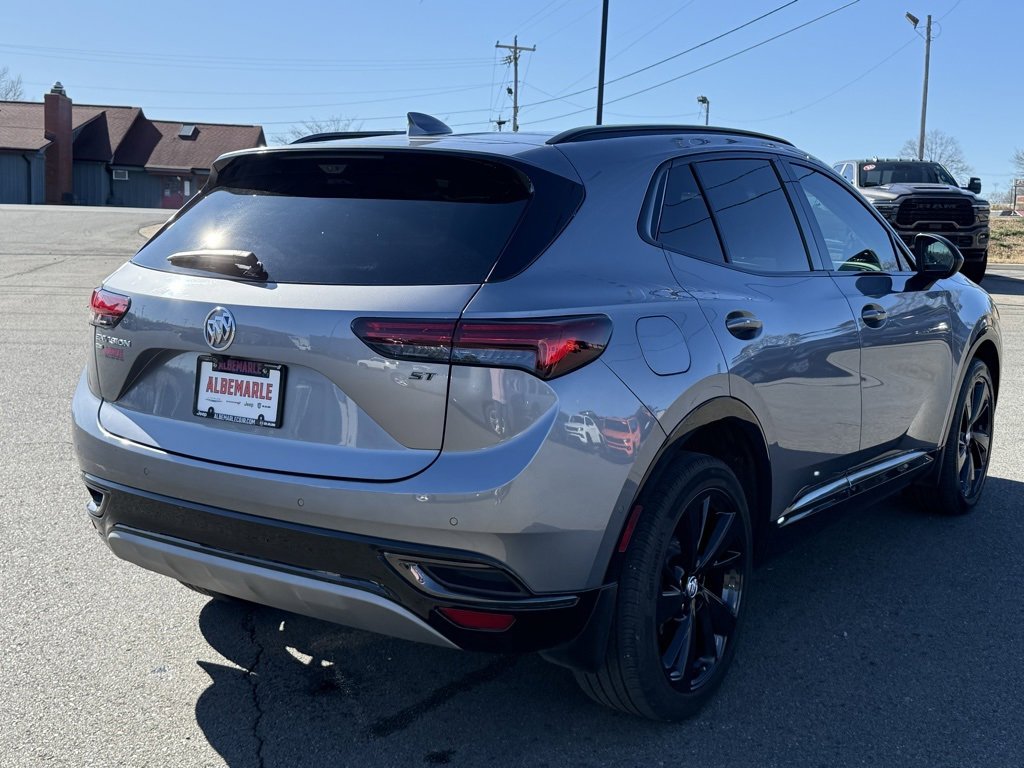 Used 2022 Buick Envision Essence w/ Technology Package II image 3