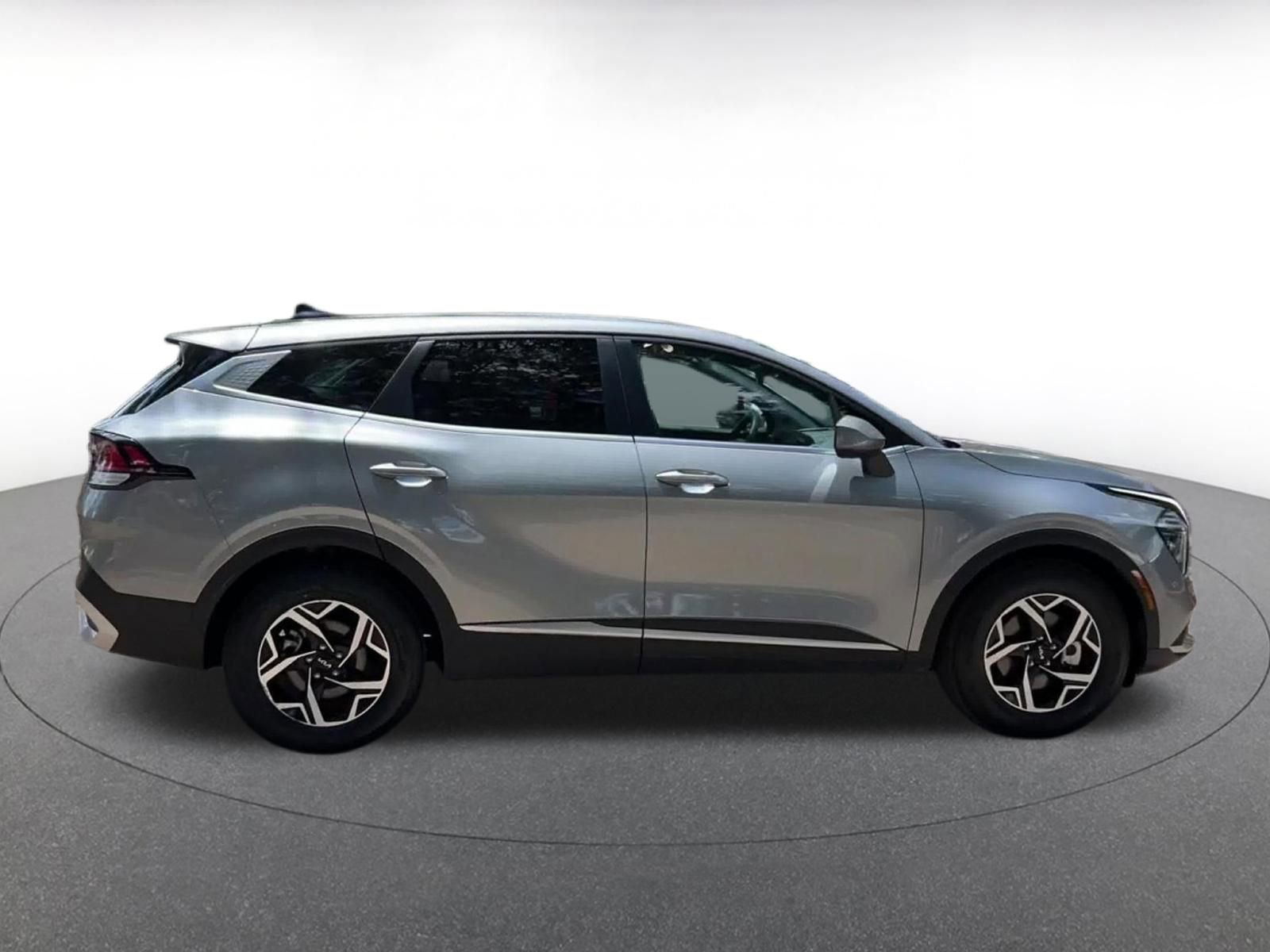 Used 2025 Kia Sportage LX FWD image 16