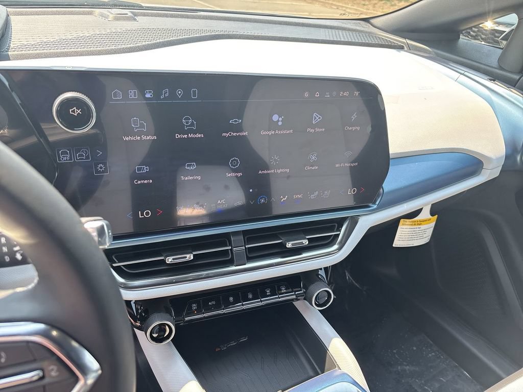New 2026 Chevrolet Equinox EV LT w/ Convenience Package II AWD/4WD image 12