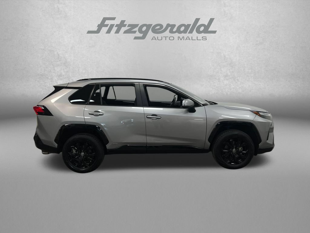 Used 2022 Toyota RAV4 SE w/ Convenience Package AWD/4WD image 6