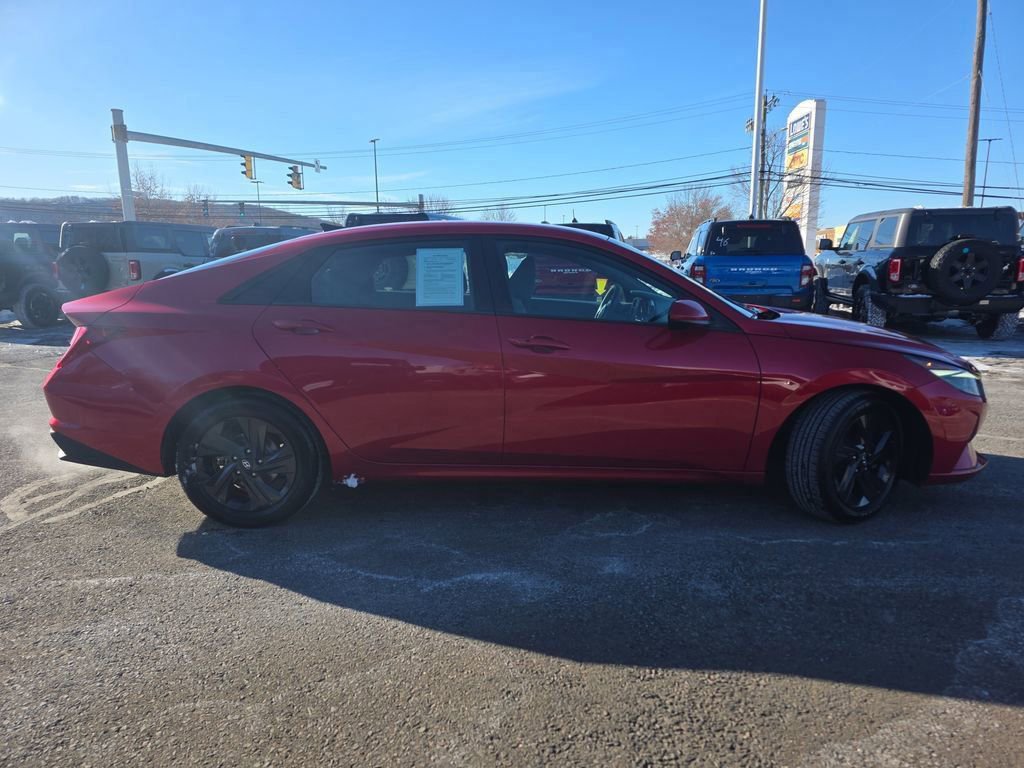 Used 2022 Hyundai Elantra SEL image 8