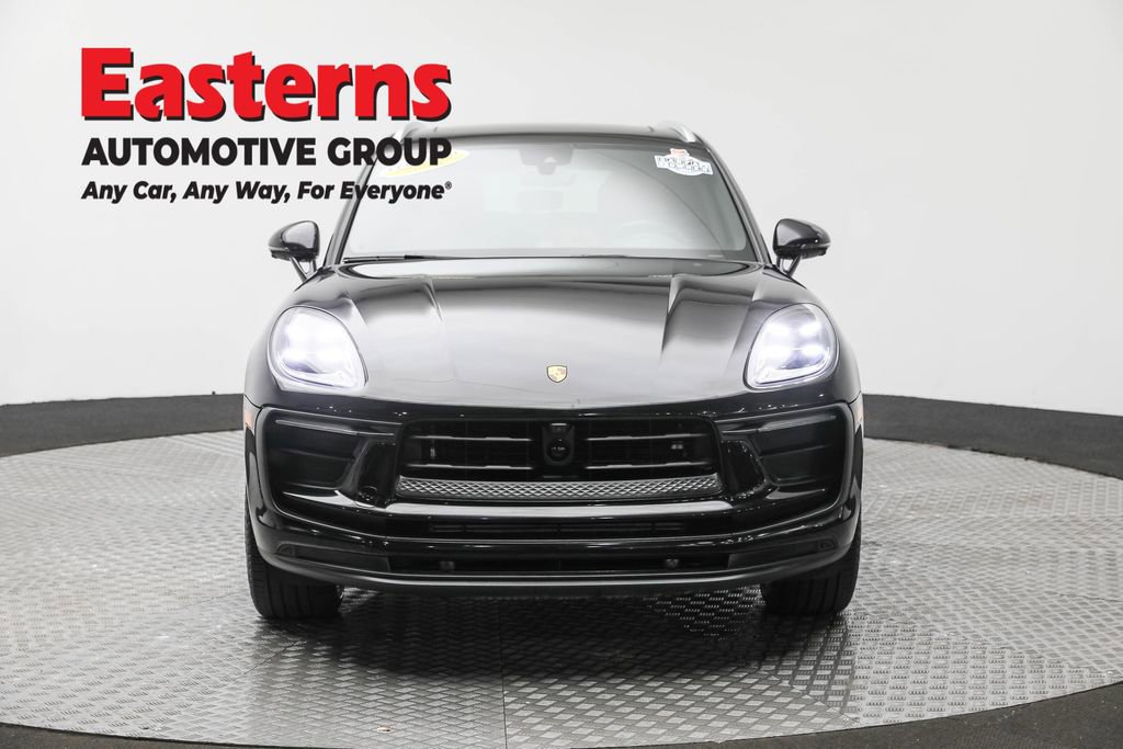 Used 2024 Porsche Macan image 2