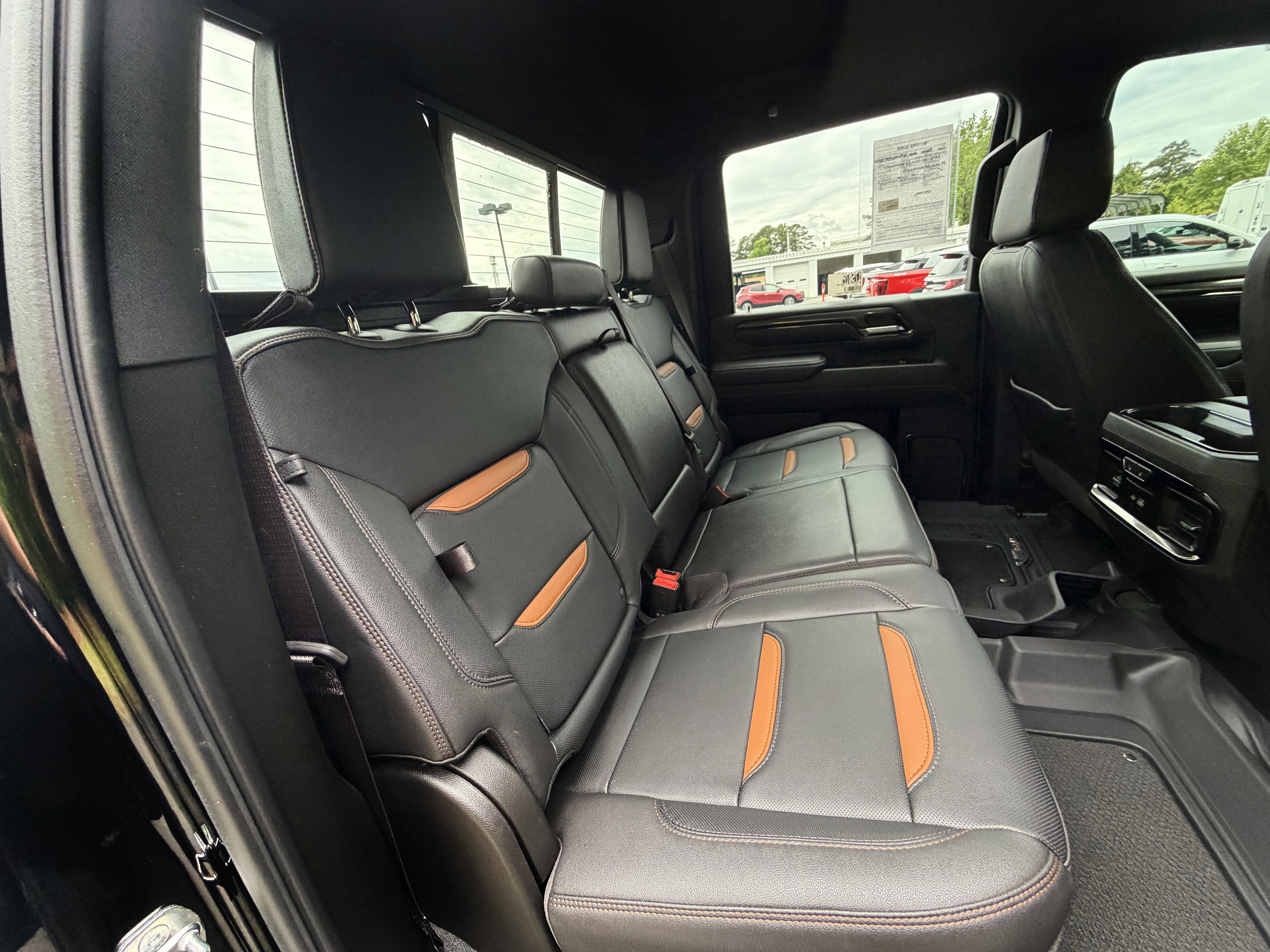 Used 2024 GMC Sierra 2500 AT4 w/ AT4 Premium Plus Package AWD/4WD image 22