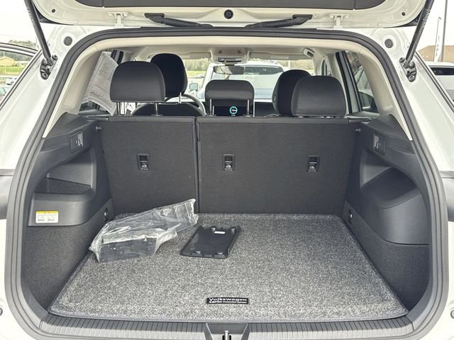 Used 2025 Volkswagen Tiguan S image 12