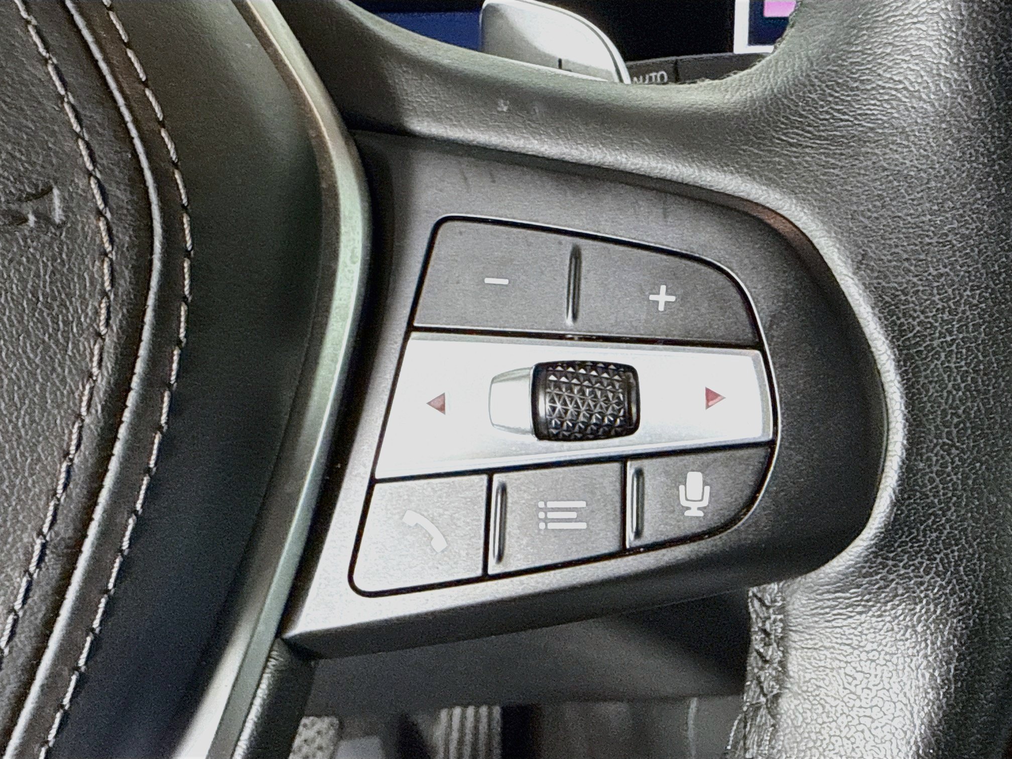 Used 2026 BMW X5 sDrive40i RWD image 15