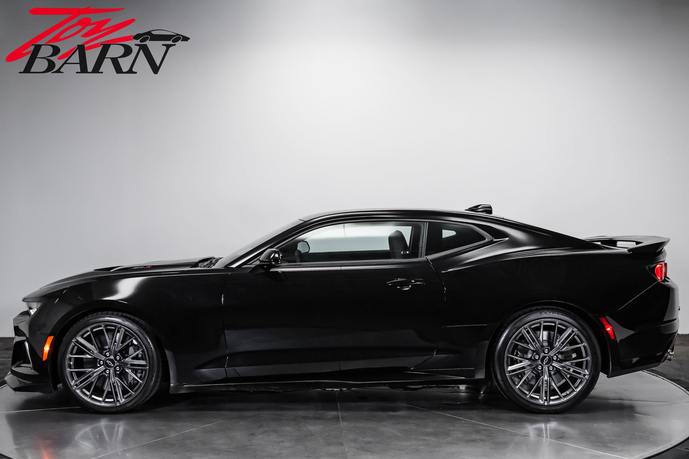 Used 2023 Chevrolet Camaro ZL1 RWD image 2