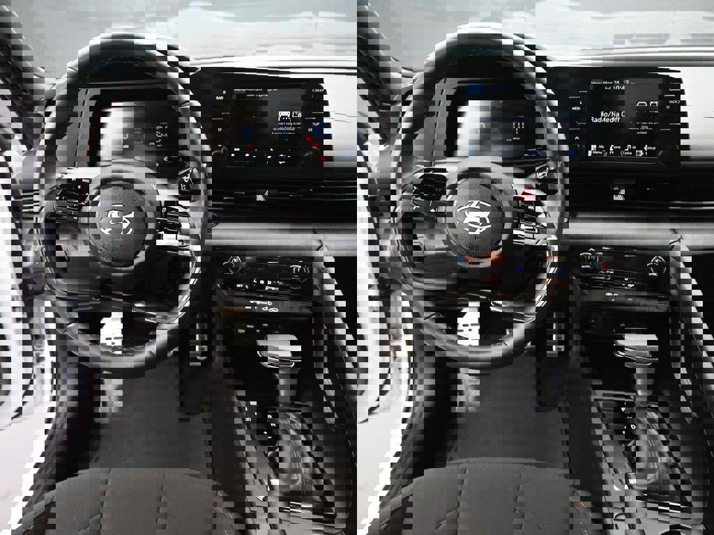 New 2025 Hyundai Elantra Sport image 11