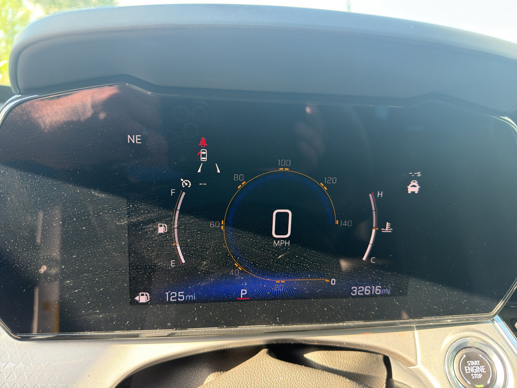 Used 2025 Chevrolet Trax LT FWD image 6