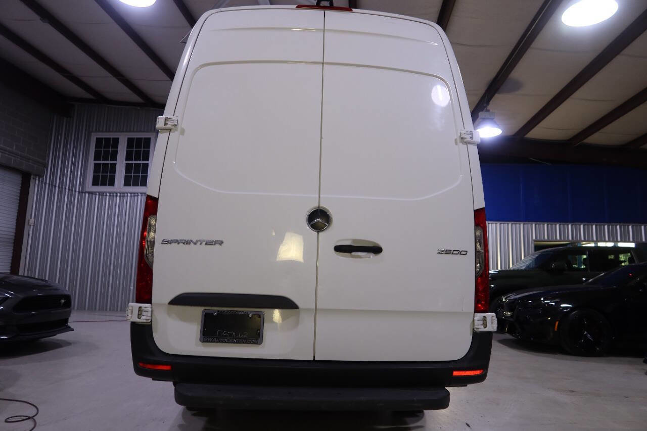 Used 2021 Mercedes-Benz Sprinter 2500 w/ Driver Convenience Package image 4