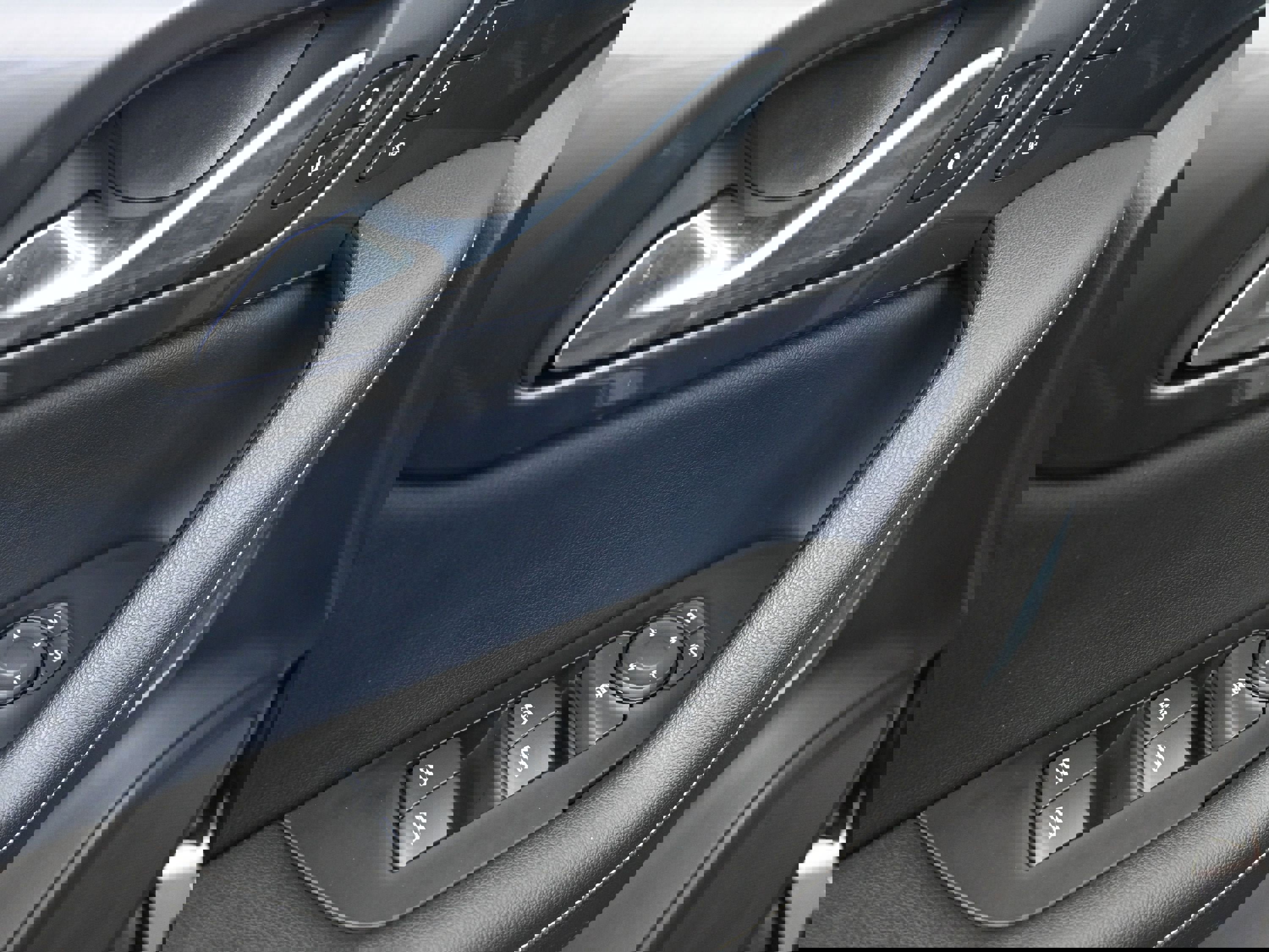 Certified 2023 Chevrolet Blazer RS w/ Driver Confidence II Package image 27