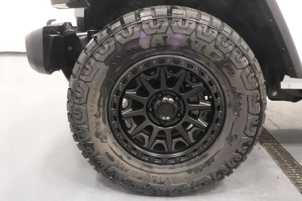 New 2025 Jeep Gladiator Sport AWD/4WD image 11