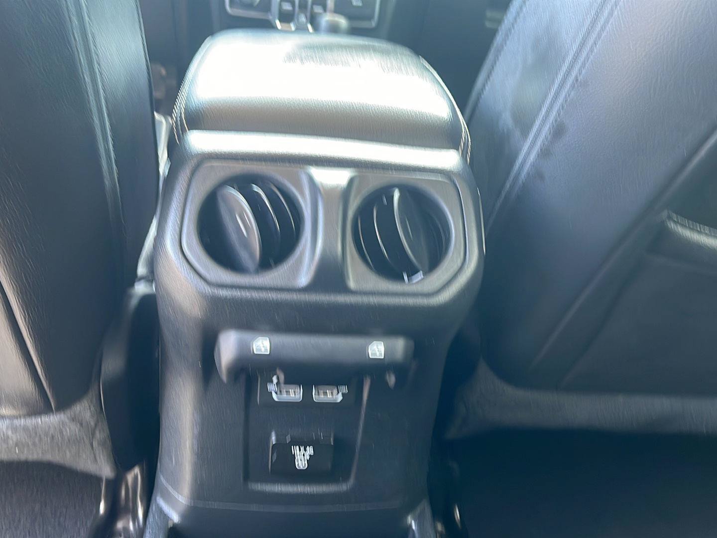Used 2023 Jeep Wrangler Unlimited Sahara AWD/4WD image 9