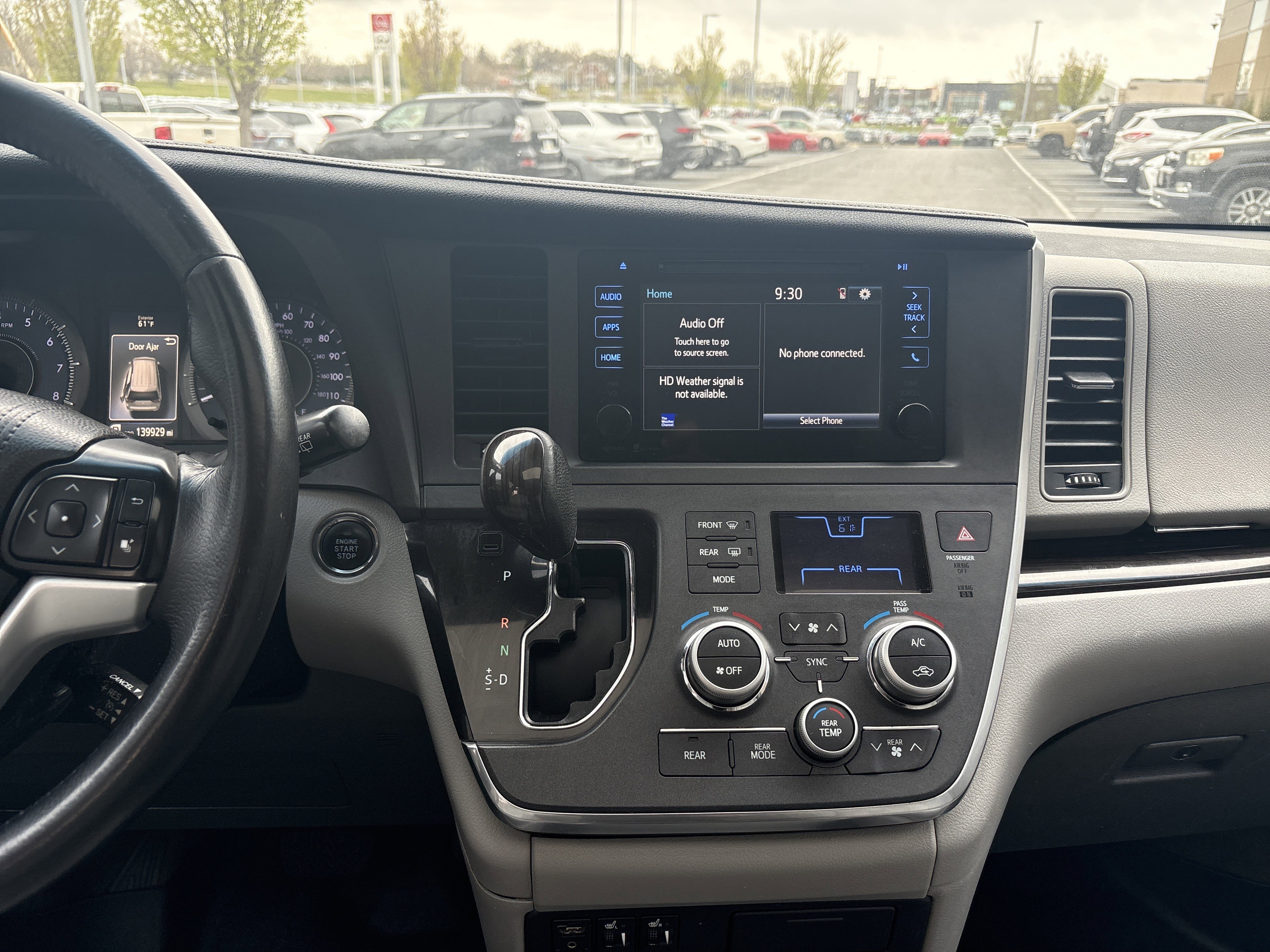 Used 2015 Toyota Sienna XLE image 30