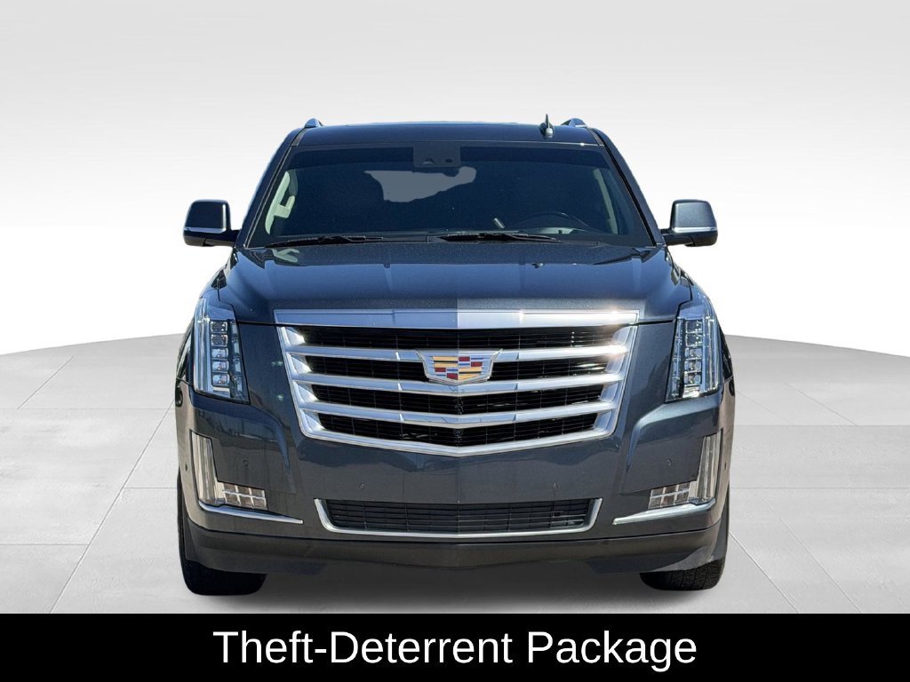 Used 2020 Cadillac Escalade Luxury RWD image 3