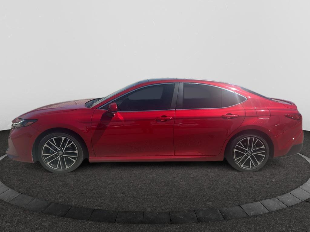 Used 2025 Toyota Camry XLE w/ Premium Package image 8