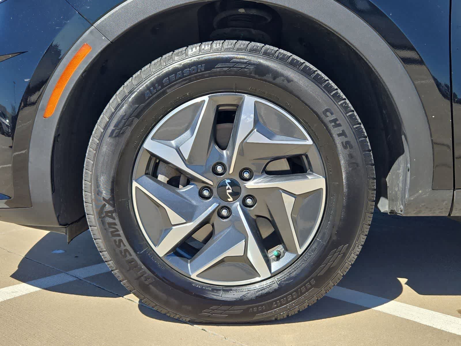 Used 2022 Kia Sorento S image 12